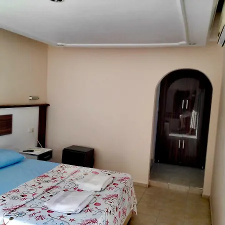 Parliament Apart Hotel *